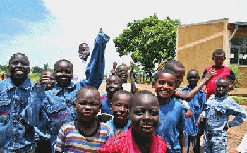 Benishangul kids waving - The Benishangul People’s Liberation Movement (BPLM) quits armed struggle and returns home