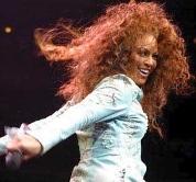 Beyonce Knowles, the winner of  best R&B artist award and international mega super star